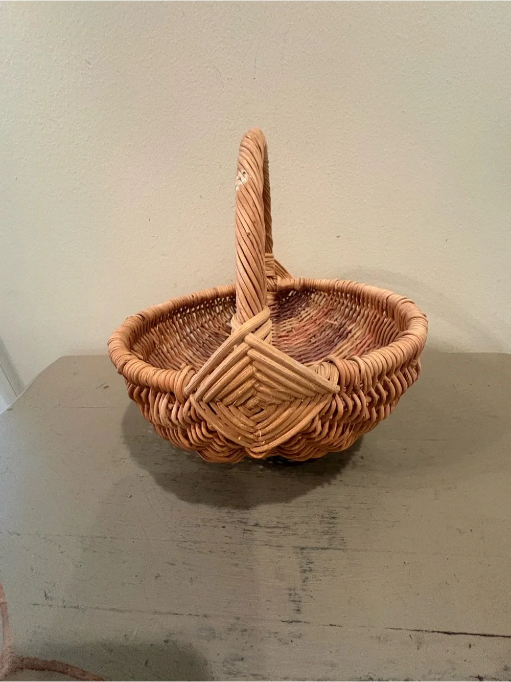 VTG Small Woven Egg Buttocks Basket With Handle